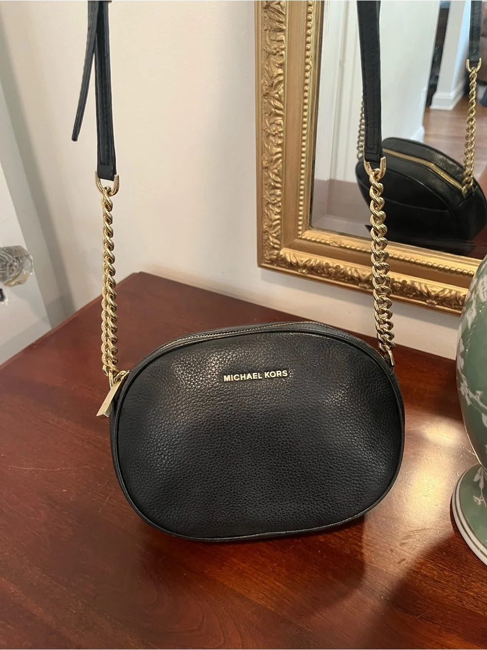 Michael Kors Black Pebbled Leather Crossbody Camera Bag Gold Chain Like New